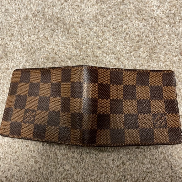 Louis Vuitton men’s wallet!!! - Picture 6 of 8